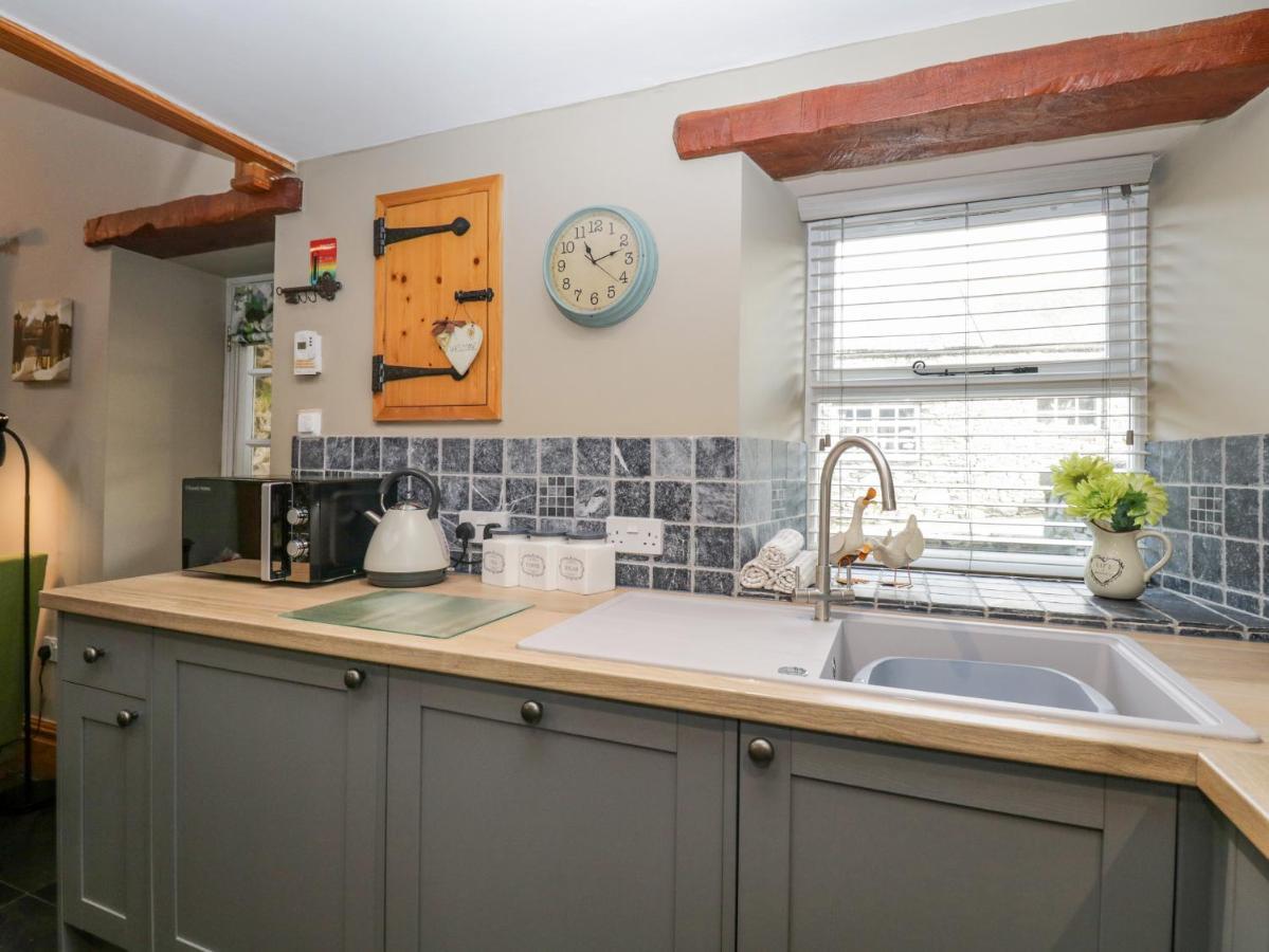 Thimble Cottage Ulverston Extérieur photo